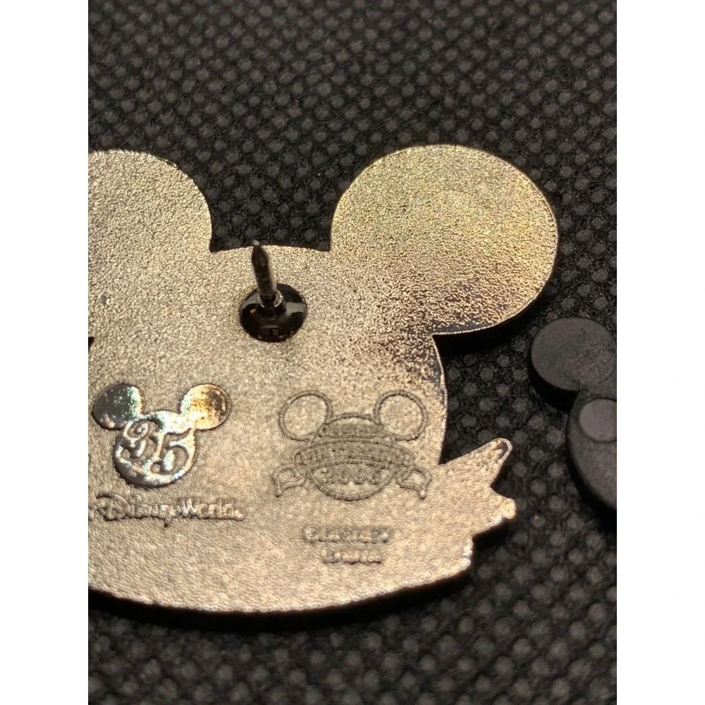 2006 35th Anniversary Disney Pin Rhinestones Walt Disney World Mickey Hat Silver